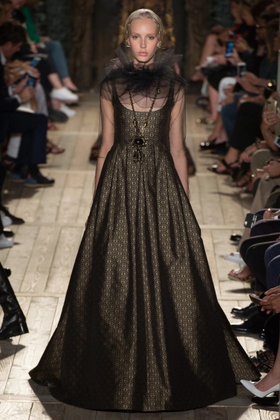 valentino-fall-2016-couture (33).jpg