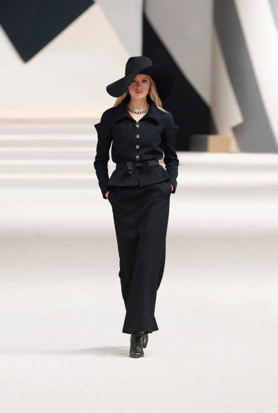 Chanel-fall-winter-2022-2023-haute-couture (23).jpg