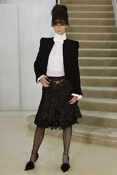 chanel-fall-2002-couture (8).jpg