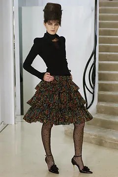 chanel-fall-2002-couture (18).jpg