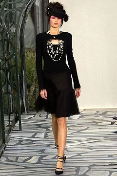 Chanel-SPRING-2003-COUTURE (8).jpg