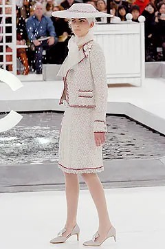 chanel-spring-2005-couture (2).jpg