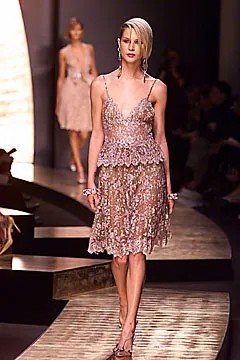valentino-spring-2001-couture (35).jpg