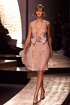 valentino-spring-2001-couture (36).jpg