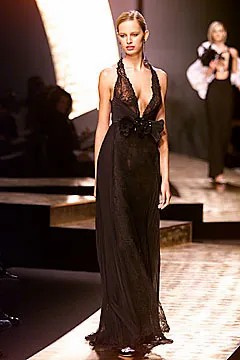 valentino-spring-2001-couture (51).jpg