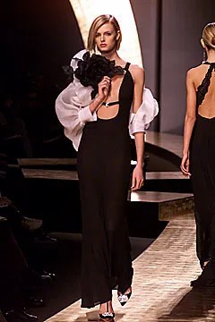 valentino-spring-2001-couture (52).jpg