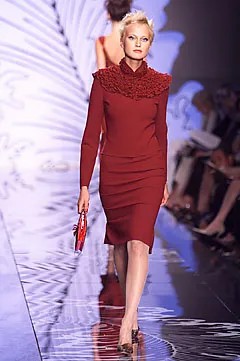 valentino-fall-2001-couture (14).jpg