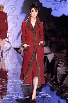 valentino-fall-2001-couture (15).jpg
