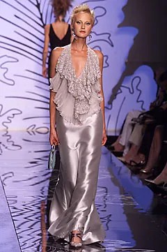 valentino-fall-2001-couture (39).jpg