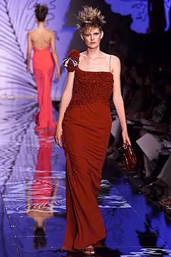 valentino-fall-2001-couture (42).jpg