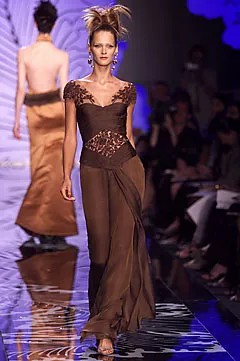 valentino-fall-2001-couture (47).jpg