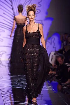 valentino-fall-2001-couture (55).jpg