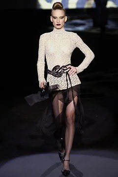 valentino-fall-2002-couture (32).jpg