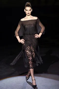 valentino-fall-2002-couture (33).jpg