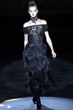 valentino-fall-2002-couture (35).jpg