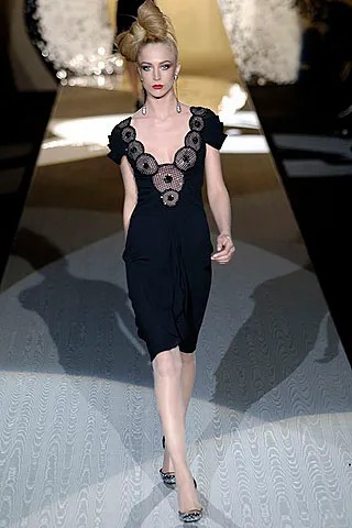 valentino-fall-2005-couture (20).jpg