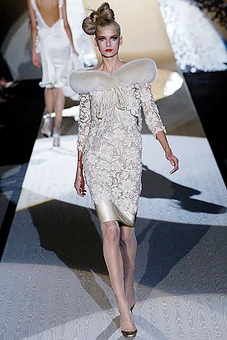 valentino-fall-2005-couture (22).jpg