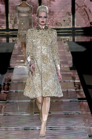 valentino-fall-2006-couture (20).jpg